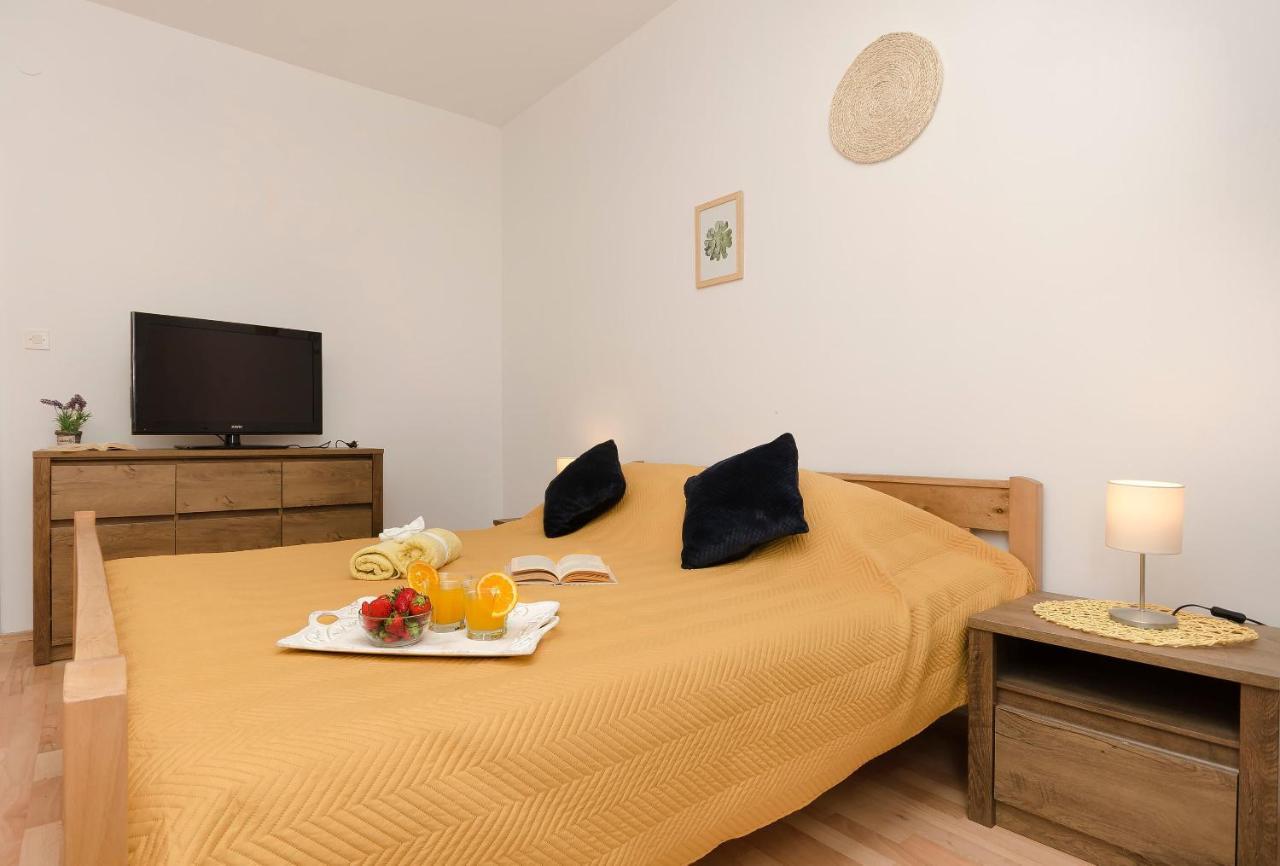 Apartments Ivana Murter Luaran gambar